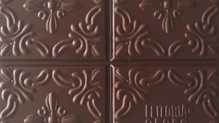 Chocolate Negro Índia 72% + Tangerina & Pimenta Cayenne - Feitoria do Cacao