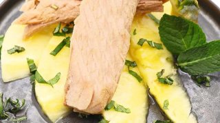 Filetes de Atum com Abacaxi e Hortelã em Azeite