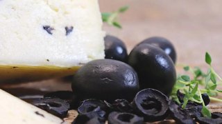 Queijo de Azeitona e Tomilho - Vale da Prata